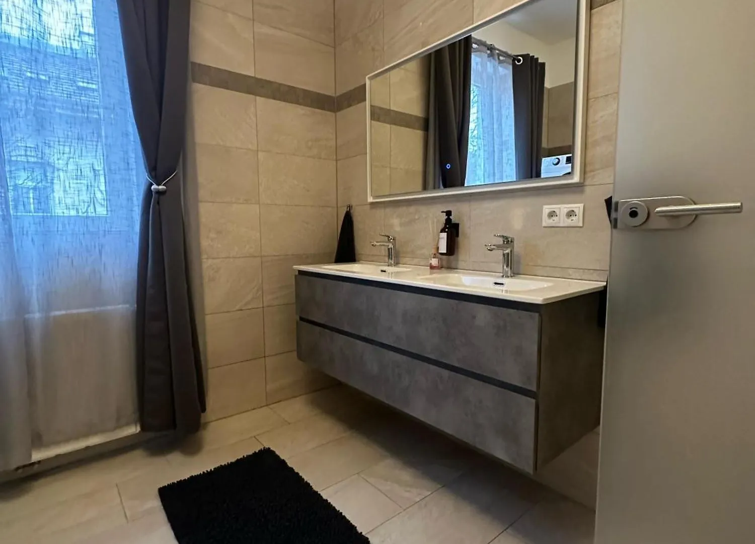 דירה וינה Sweet 1Br & 1Lr Stylish Apartment, Around Donaustadt אוסטריה