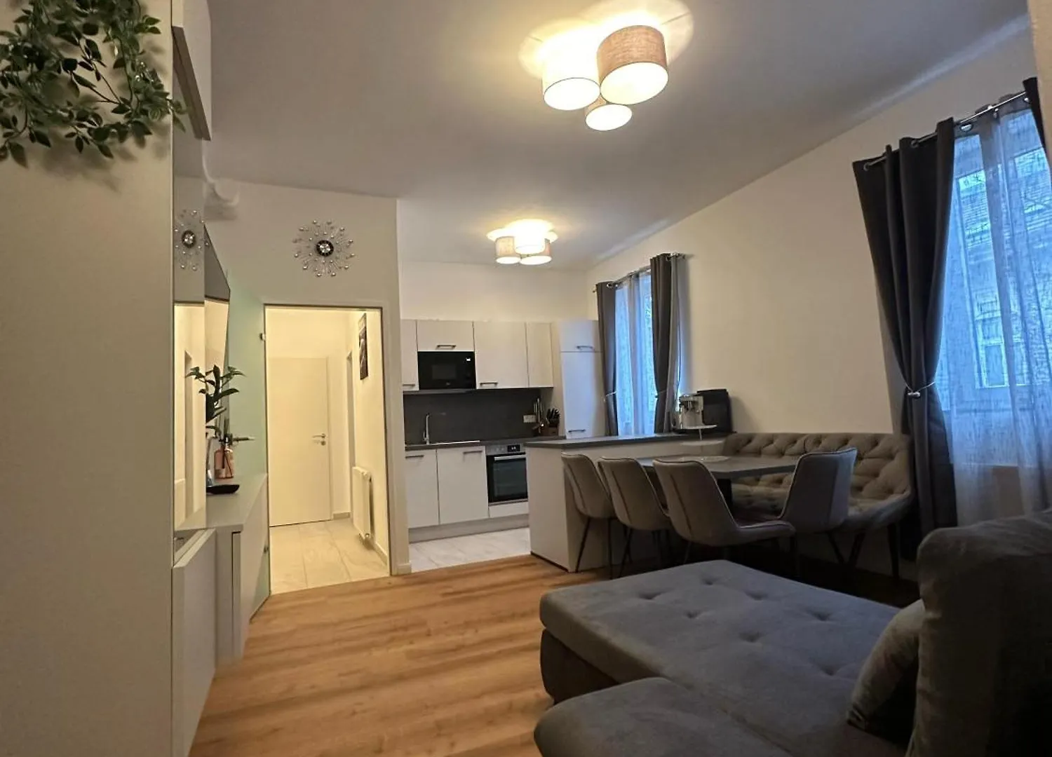 דירה וינה Sweet 1Br & 1Lr Stylish Apartment, Around Donaustadt אוסטריה