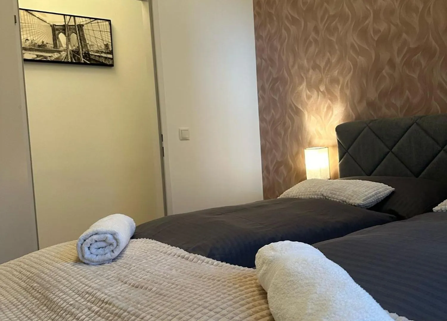 וינה Sweet 1Br & 1Lr Stylish Apartment, Around Donaustadt דירה