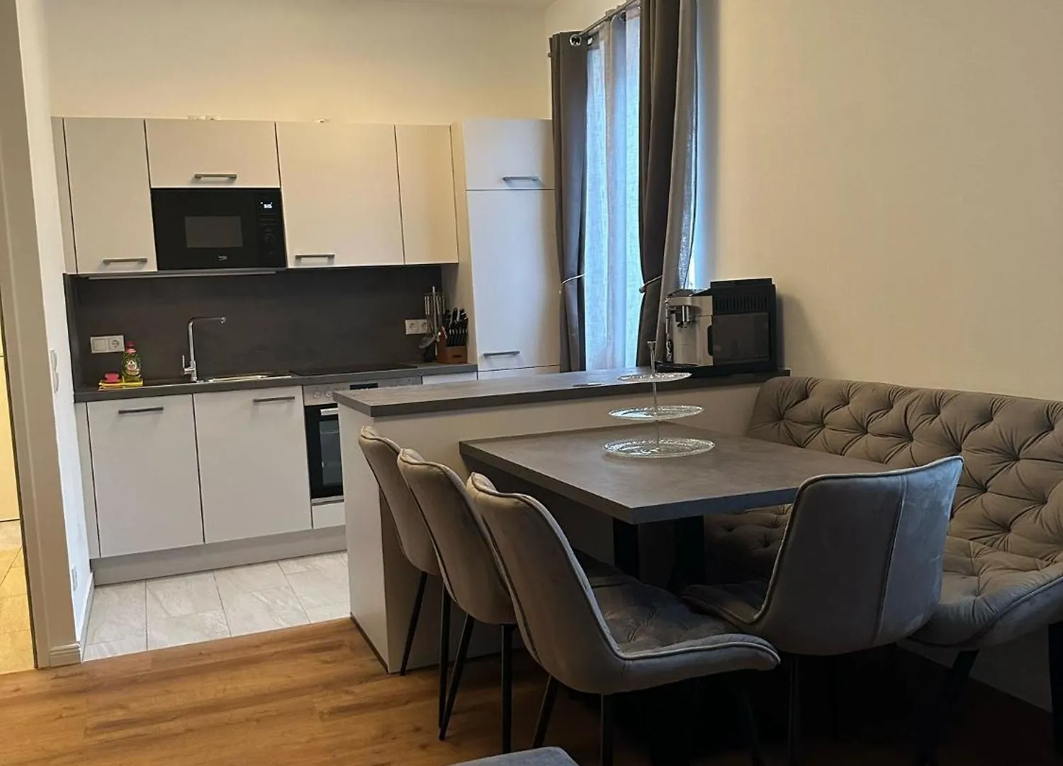 דירה וינה Sweet 1Br & 1Lr Stylish Apartment, Around Donaustadt