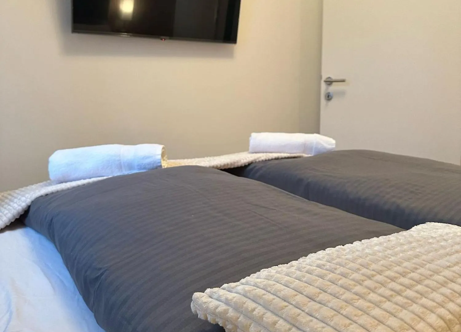 וינה Sweet 1Br & 1Lr Stylish Apartment, Around Donaustadt דירה