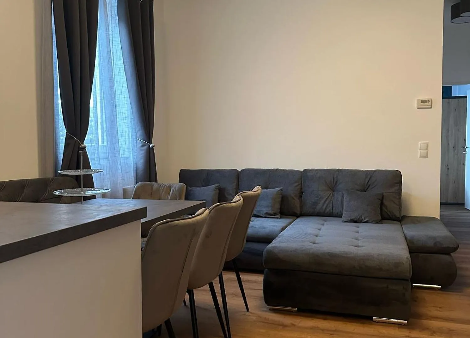 וינה Sweet 1Br & 1Lr Stylish Apartment, Around Donaustadt דירה