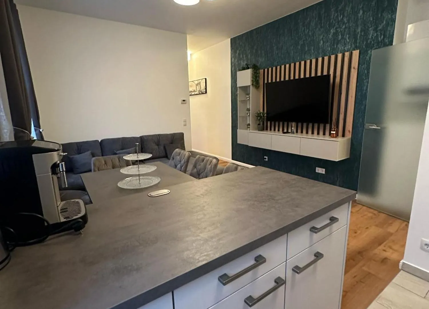 Sweet 1Br & 1Lr Stylish Apartment, Around Donaustadt Vienna 0*,  Austria