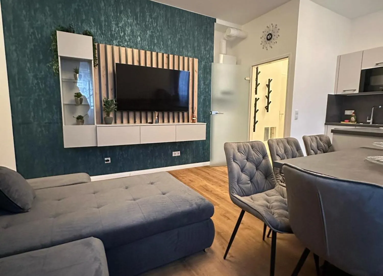 Sweet 1Br & 1Lr Stylish Apartment, Around Donaustadt Vienna