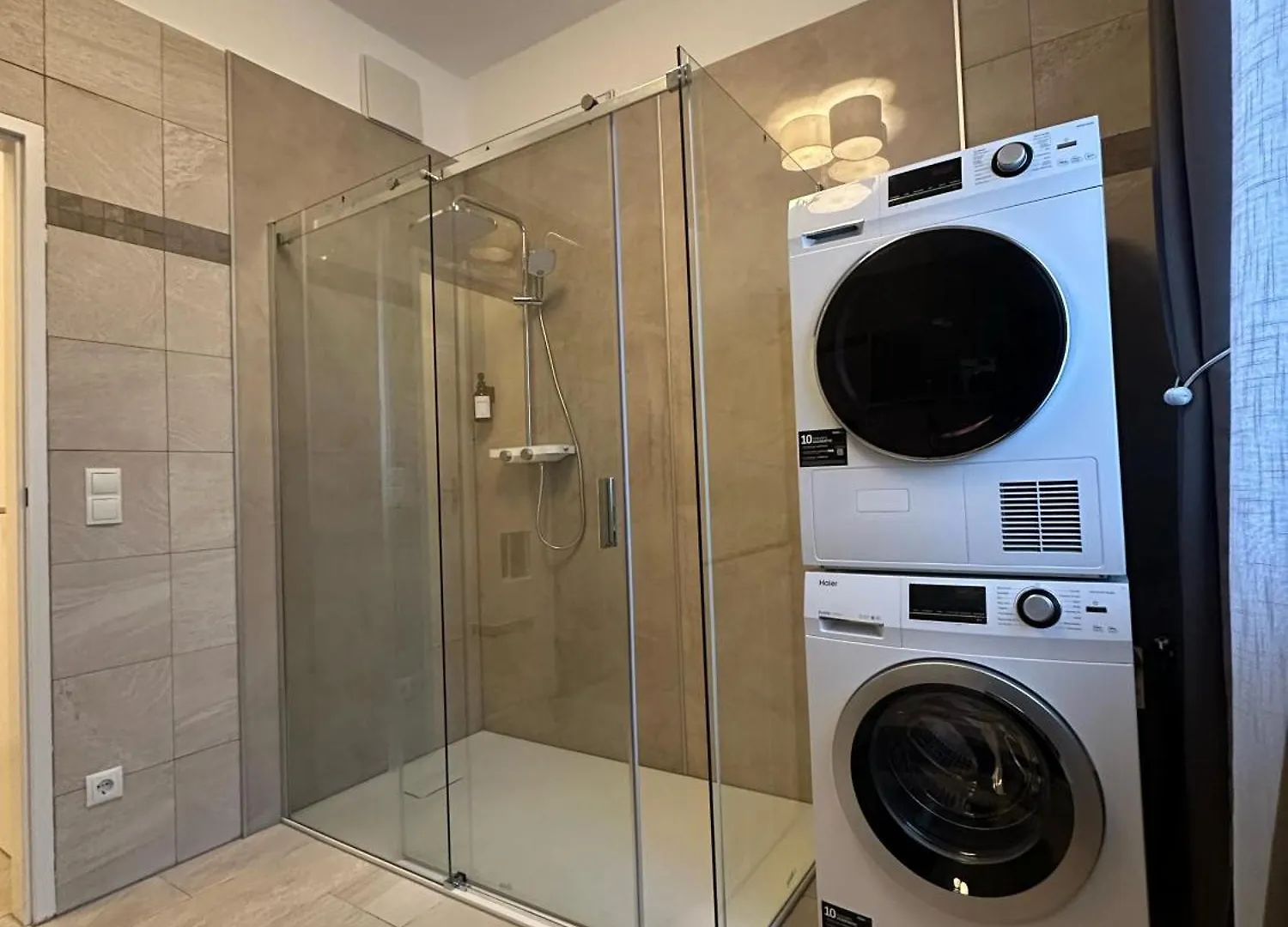 Sweet 1Br & 1Lr Stylish Apartment, Around Donaustadt Vienna